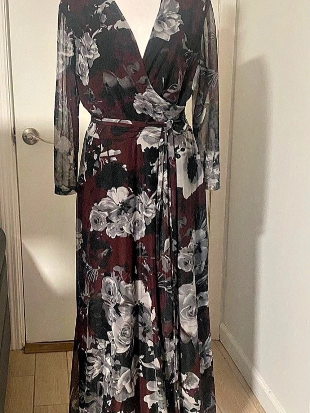 Connected Apparel Floral Maxi Dress in Black & Red Size XL
